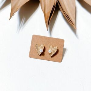Gold heart stud earrings #796